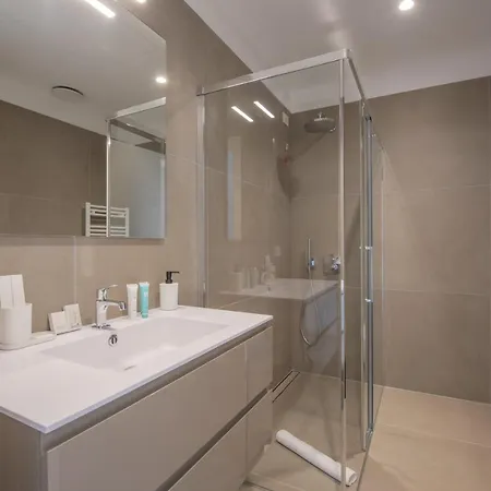 Sweett - Tower Apartment Milan